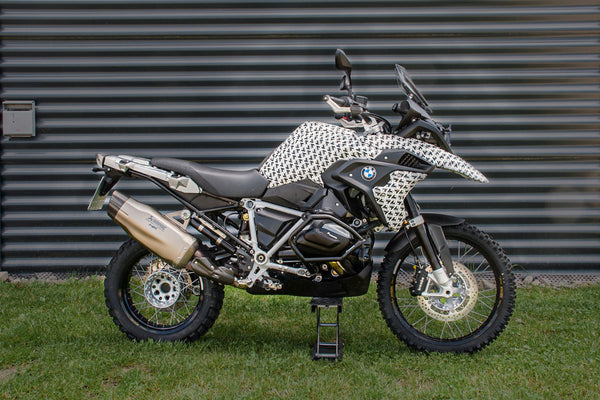 BMW R 1250 GS Rallye met een 21 inch voorwiel, gemaakt door Touratech